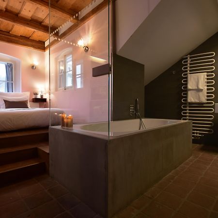 Design Hotel Neruda Прага Екстериор снимка