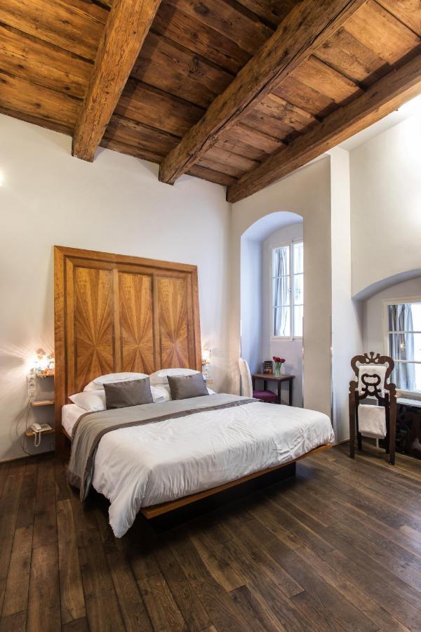 Design Hotel Neruda Прага Екстериор снимка
