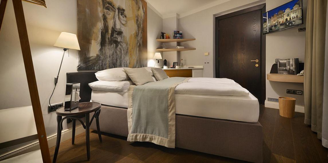 Design Hotel Neruda Прага Екстериор снимка