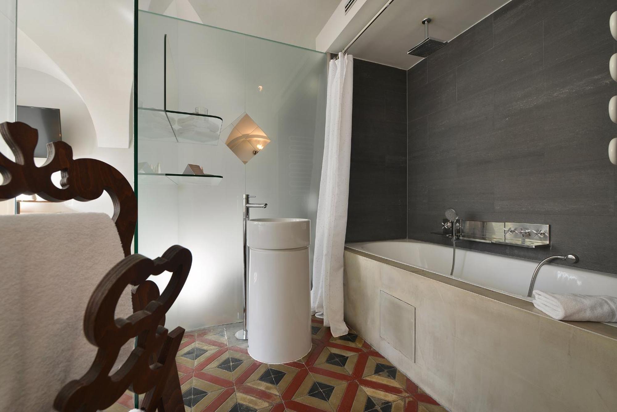 Design Hotel Neruda Прага Екстериор снимка