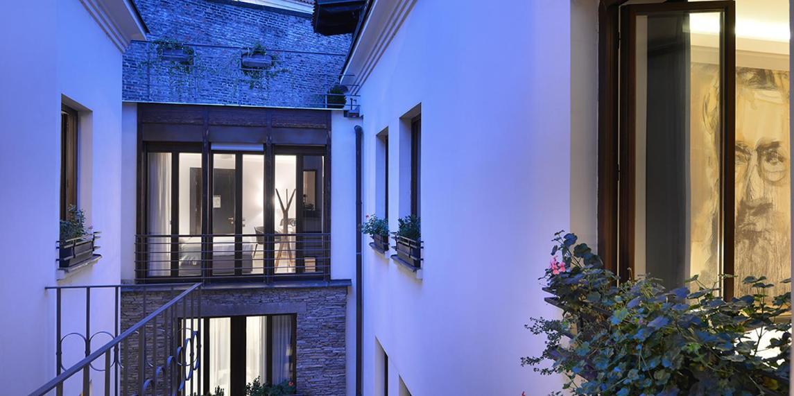 Design Hotel Neruda Прага Екстериор снимка
