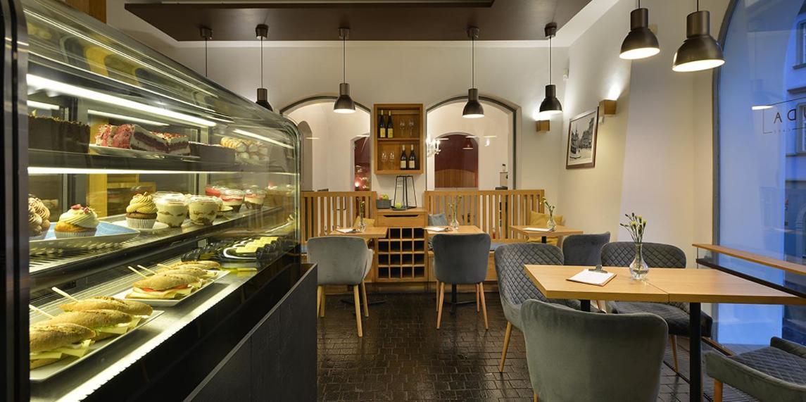 Design Hotel Neruda Прага Екстериор снимка