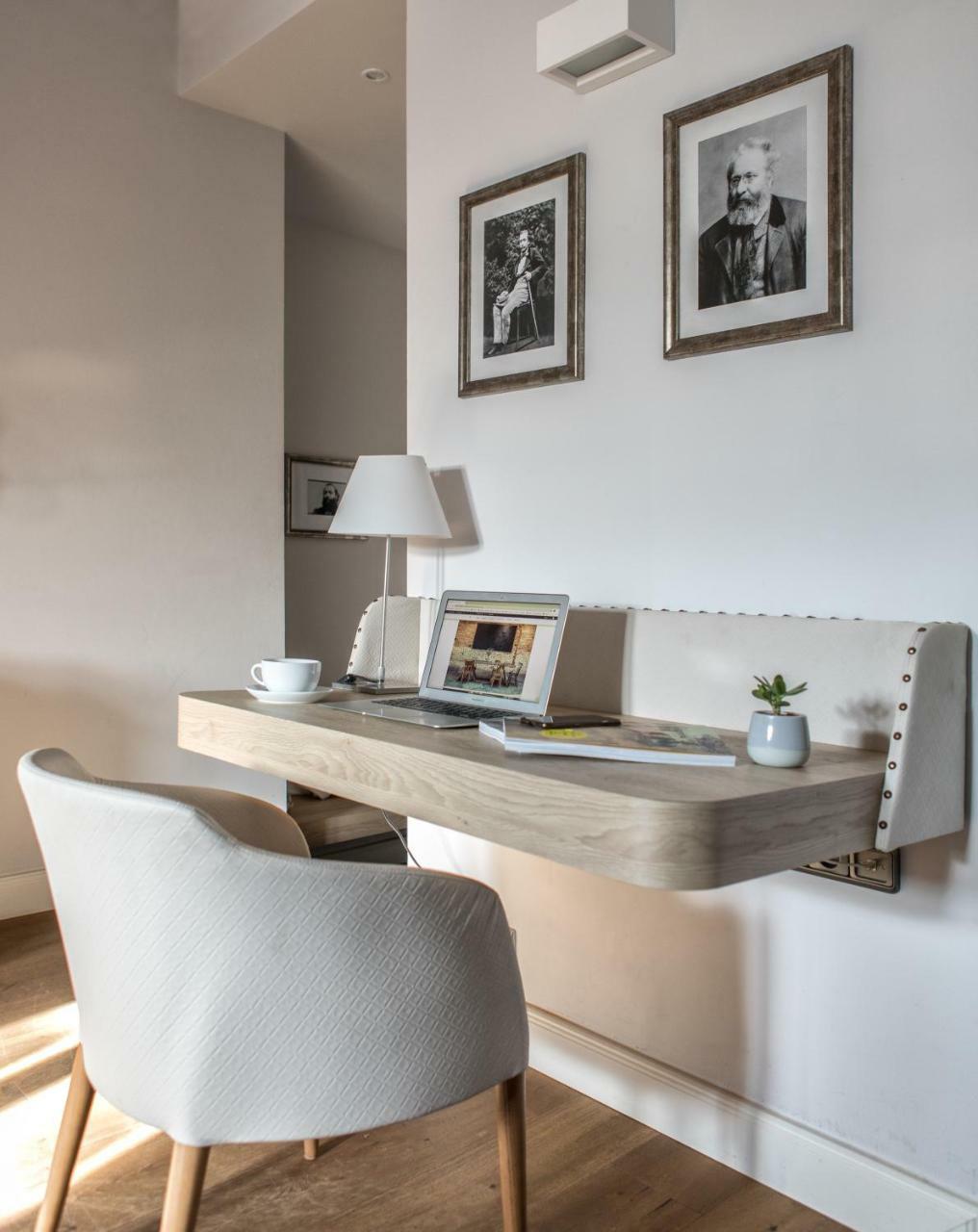 Design Hotel Neruda Прага Екстериор снимка