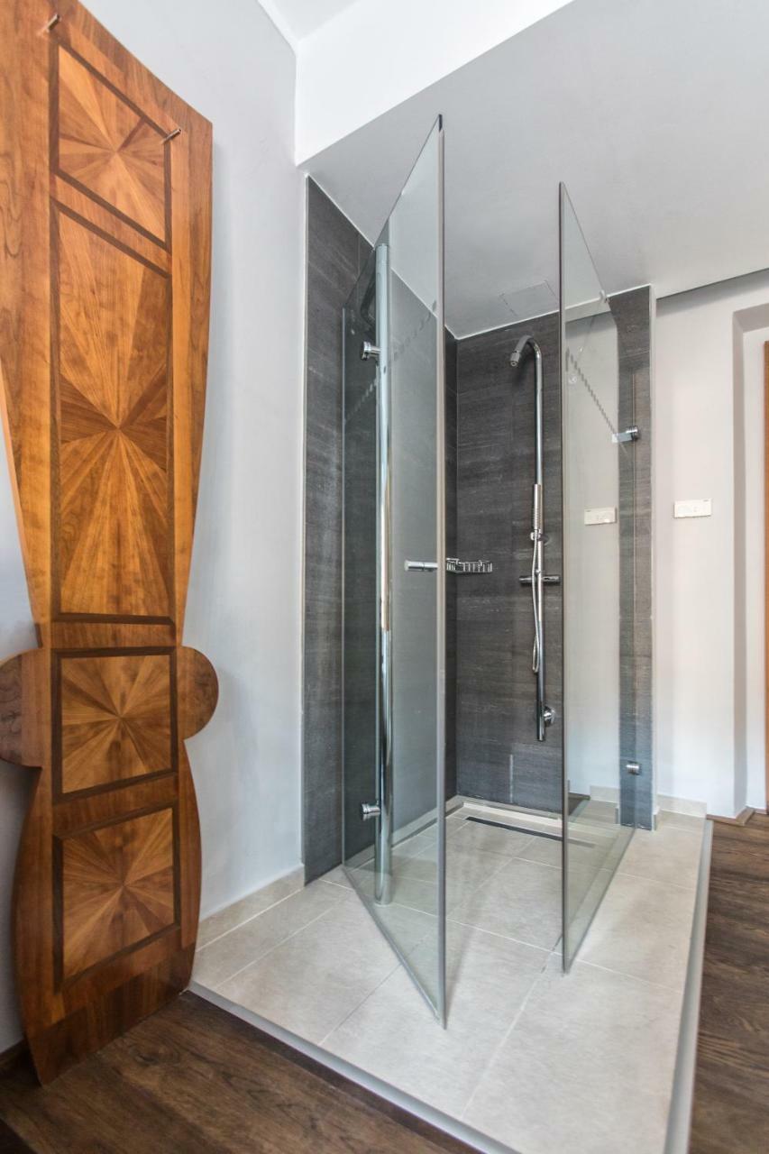 Design Hotel Neruda Прага Екстериор снимка